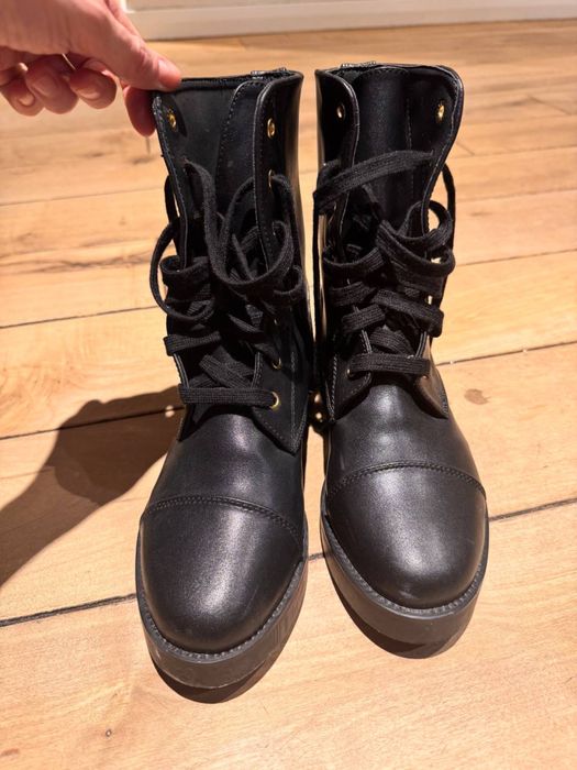 Ботинки Louis Vuitton підійшов 37