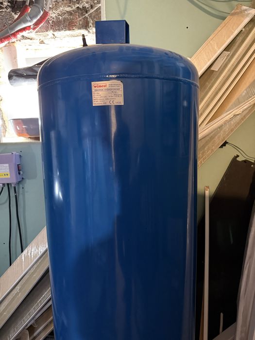 Hydrofor 300 l .