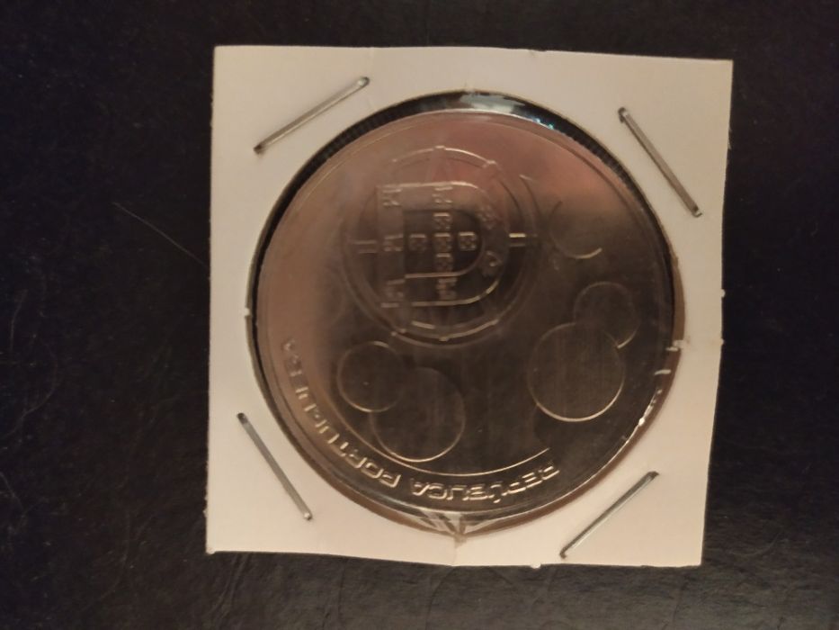 Moeda xxv aniversário adesão de Portugal e Espanha UE