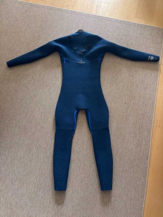 Fato surf Rip Curl E bomb 4/3 como novo