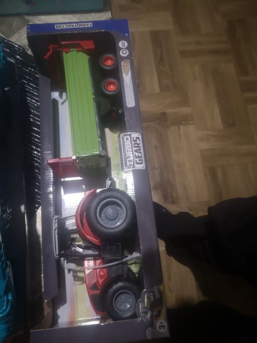 Zabawka nowa nie używana w kartonie