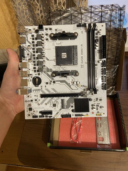 Материнська плата  MACHINIST B450 DDR4 Memory AM4 M.2 NVME біла