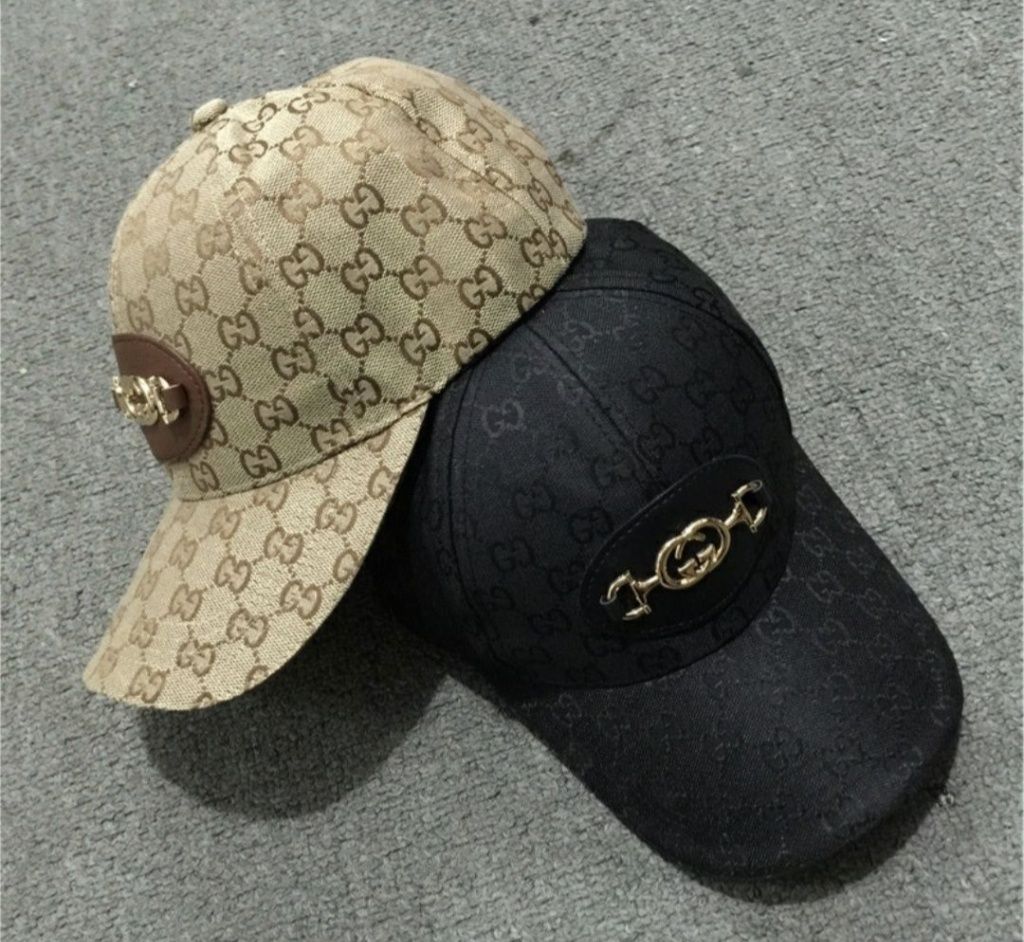 Czapka z daszkiem bardzo elegancka wyprzedaż