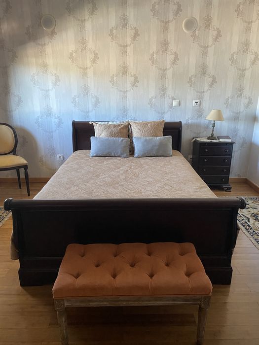 Cama estilo Luís Filipe em mogno