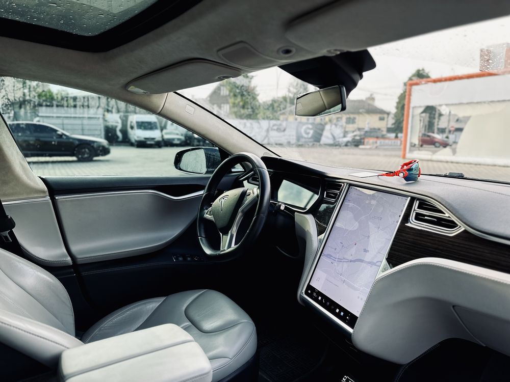 Продаю Tesla Model S 2015 Чернівці Повний Привід 70D