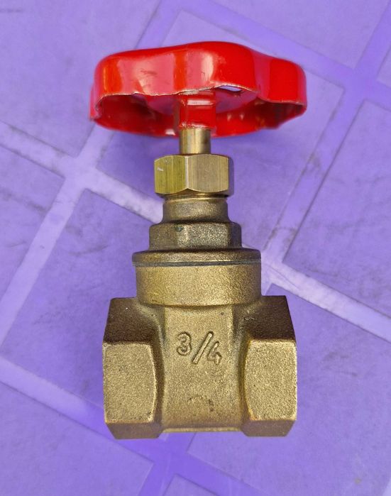 Zawór mosiądz, 3/4 cala gwint wewnętrzny NOWY!