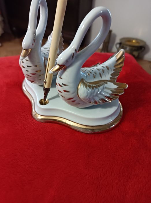 Łabędzie Capodomonte Ołówek ,kość XIX w.Biurko.
