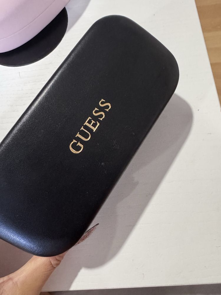Oculos MARCA GUESS novos !
