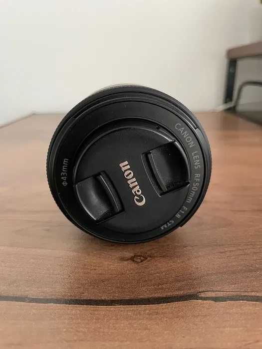 Máquina fotográfica Canon EOS RP + RF 50