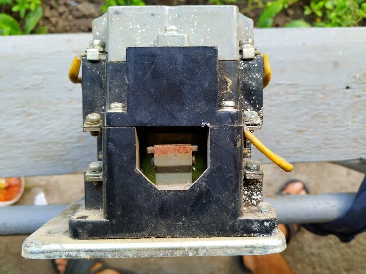 магнитний пускатель пмло 1-32 и ПМЕ 211,