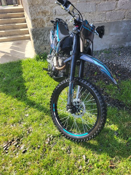 Продам мотоцикл спарк 250