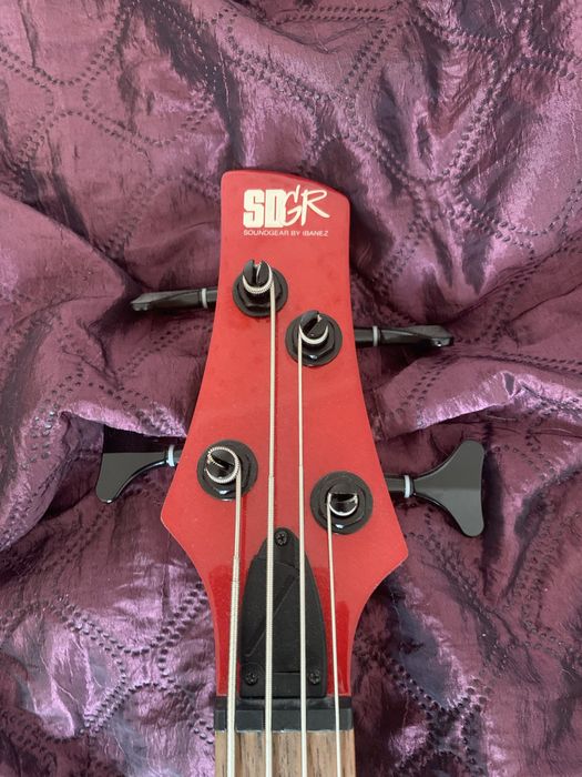 Бас гитара ibanez sr300