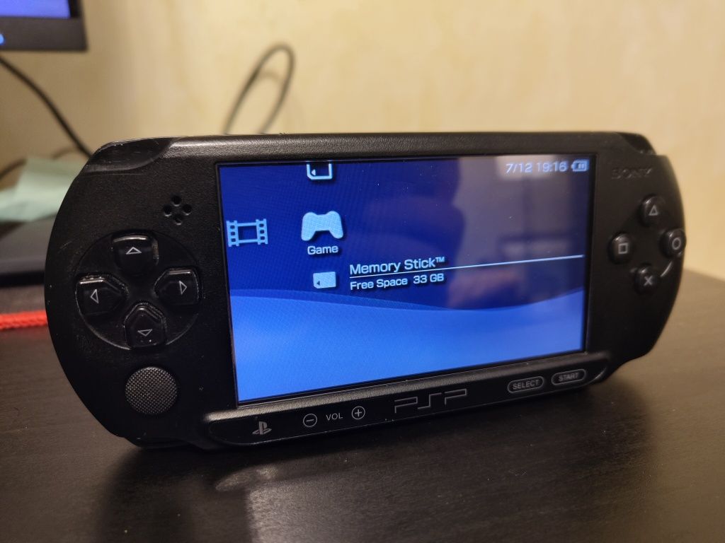 PSP E-1004 64gb black