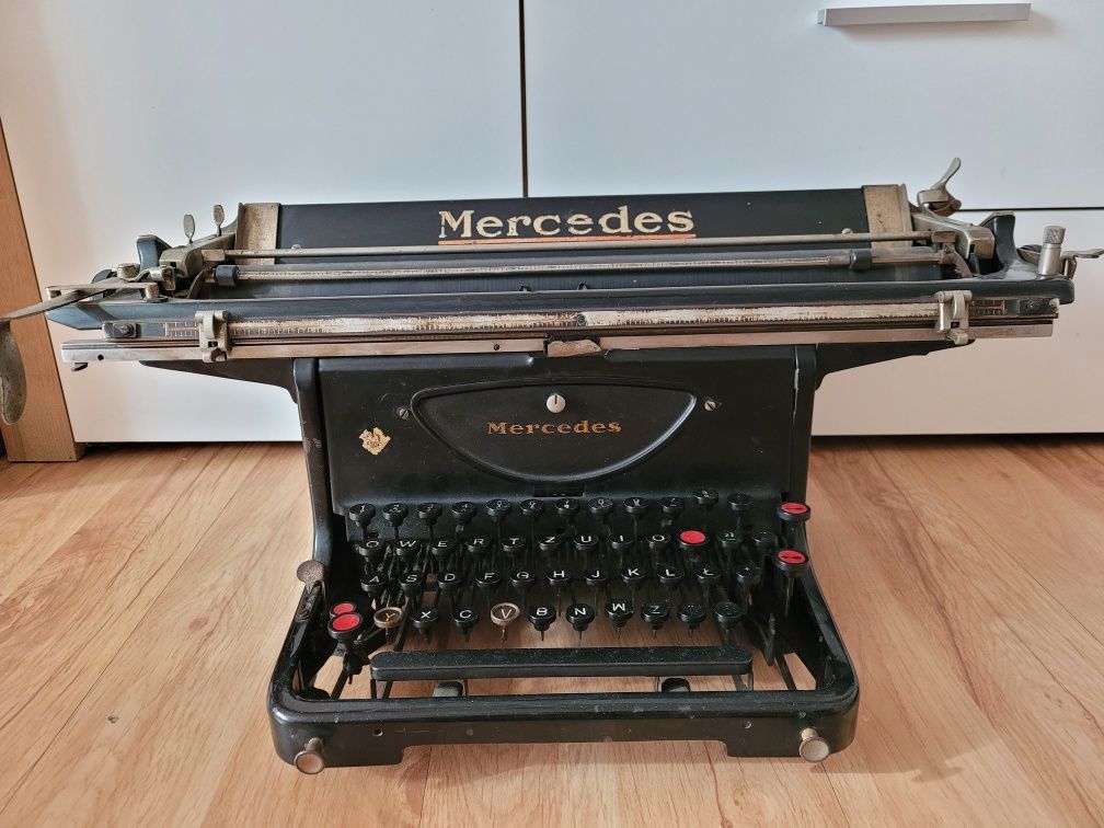 Maszyna do pisania mercedes