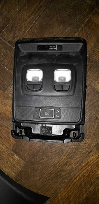 renault clio v podstawa anteny ,wygłuszenie, lampka, mechanizm wlewu