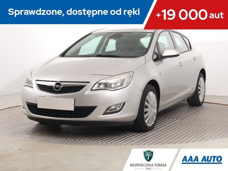 Opel Astra 1.7 CDTI Essentia , Klima, Tempomat