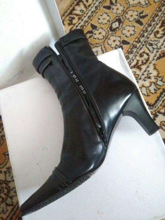 Итальянские кожаные ботинки 40 , 39 размер
