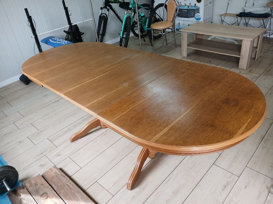 Sprzedam stół bardzo dobry stanie małe ślady użytkowania