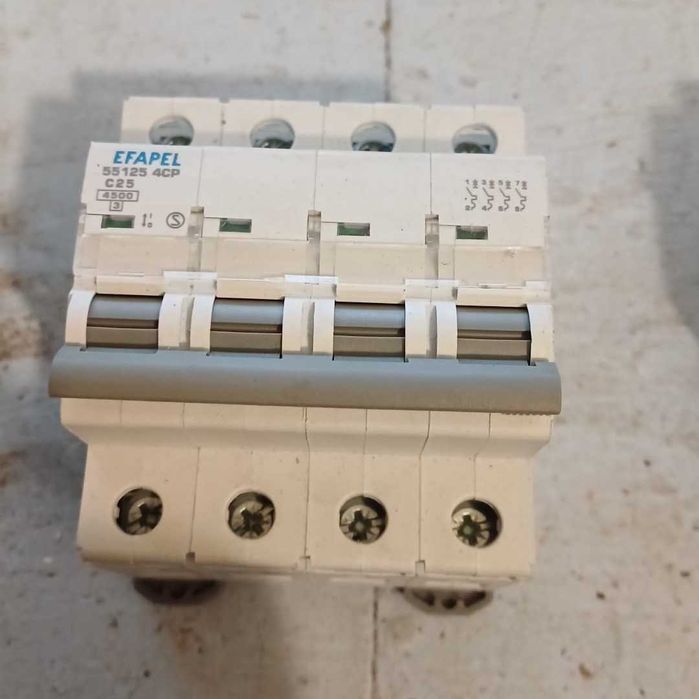 Conjunto de 7 diferenciais e disjuntor