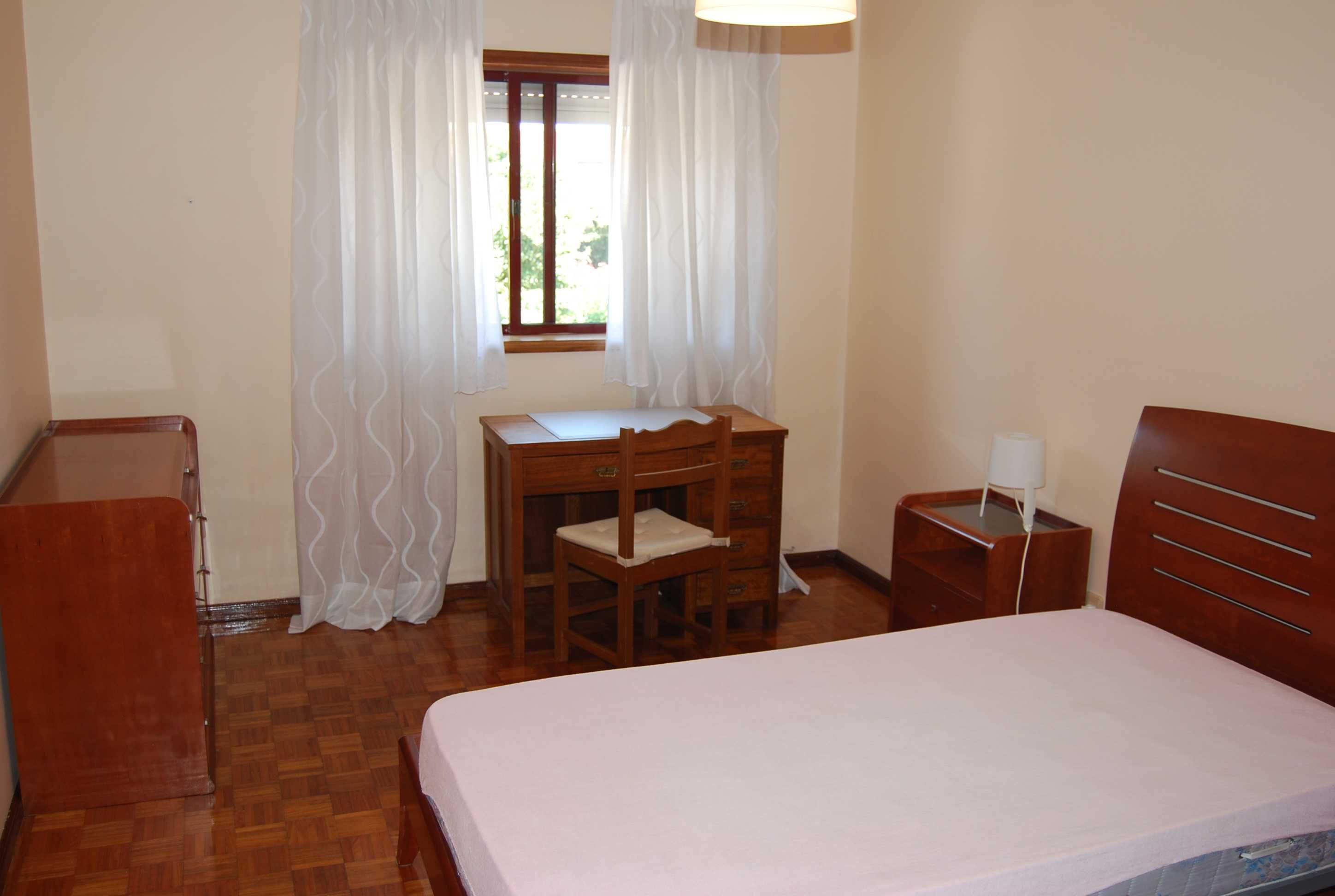 Universidade do Minho - 3 quartos disponíveis - Estudantes Raparigas