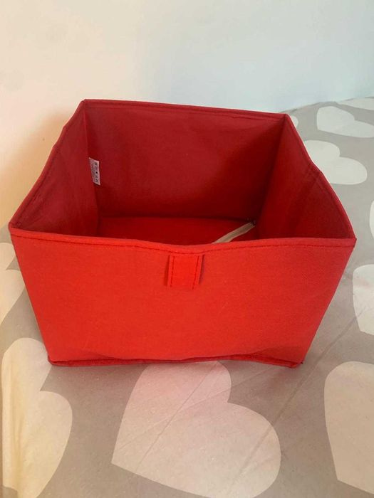 Saco de armazenamento para pendurar roupa com gaveta e prateleiras