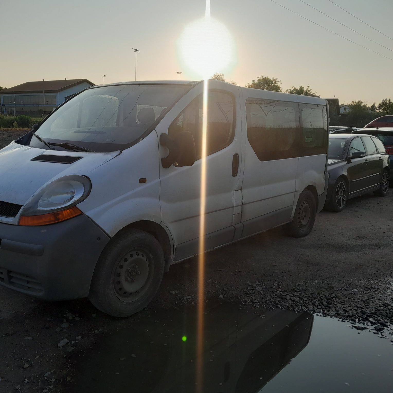 Renault trafic 2 na części