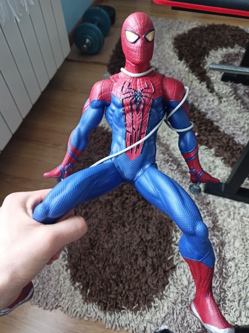 Interaktywna 30cm figurka Spiderman Marvel