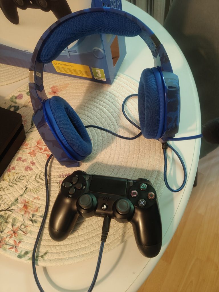 PlayStation PS4 slim jak nowa,idealna, cały zestaw, gry i słuchawki