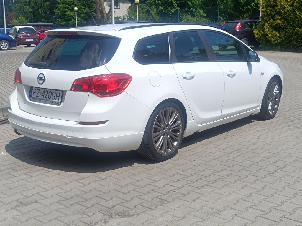 Opel Astra J 1.4T 140km.pakiet OPC, zarejestrowana