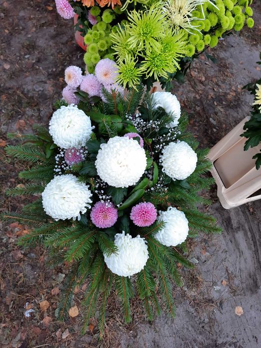 Wiązanki z żywych kwiatów chryzantem TANIO