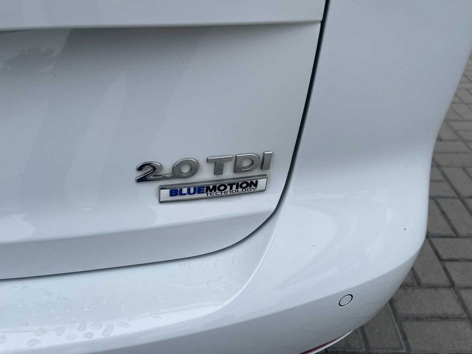 Volkswagen Touran 2015 2,0 TDI в идеале HighLine.