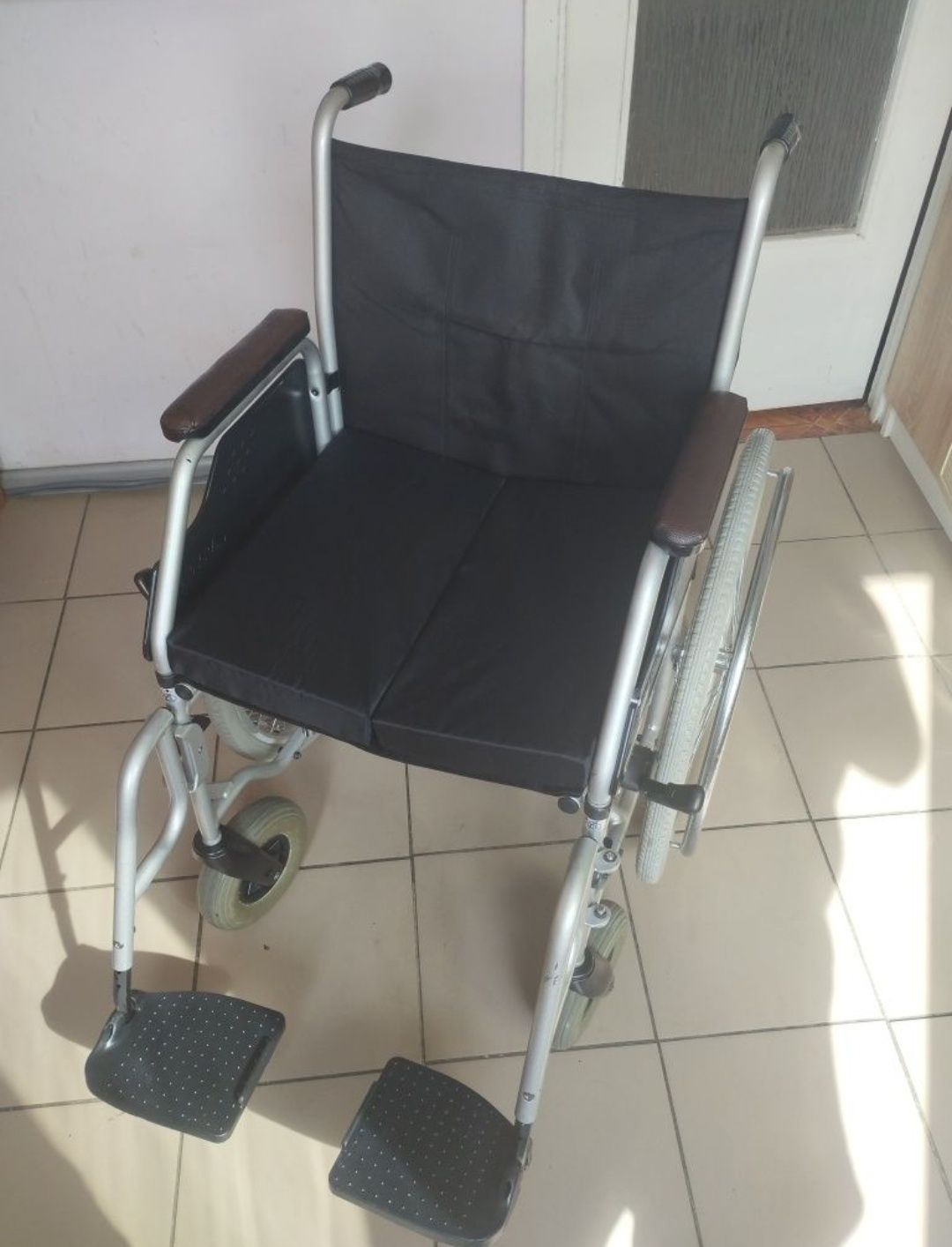 инвалидные коляски. інвалідние кресла,ЦЕНЫ от 2000