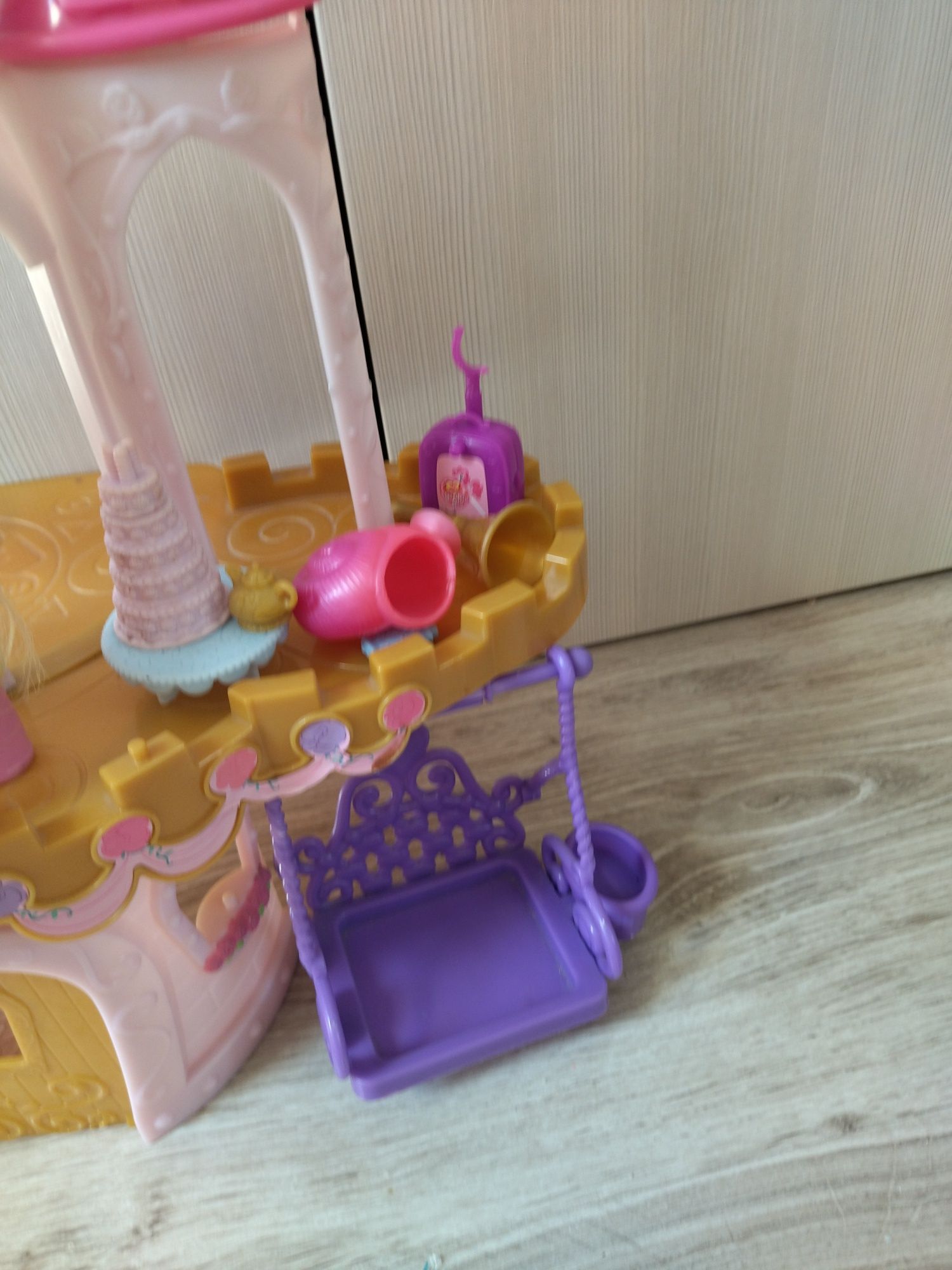 Zamek ślubny z figurkami My little pony Cadence