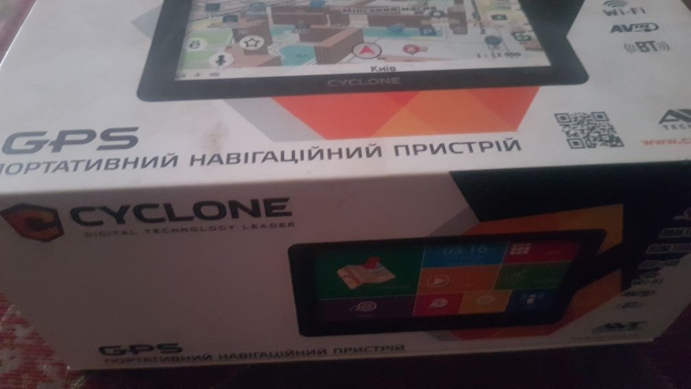 ПРОДАМ по НЕ надобности  Навигатор  CYCLONE 760!