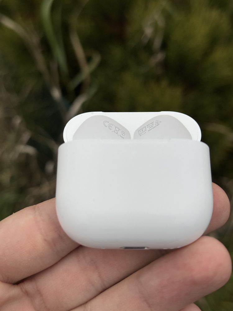 AirPods 4 generacji ANC