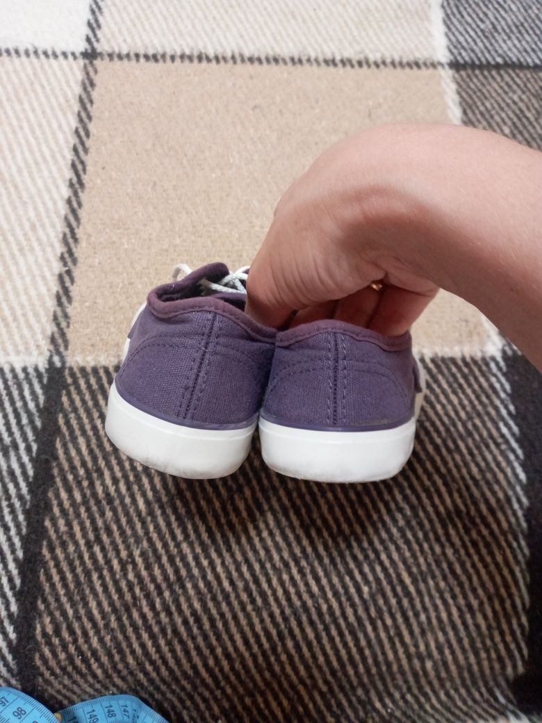 Кеды мокасины тапочки тапки фиолетовые на шнурках новые 17 см