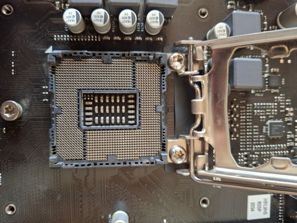 Продам комплектом GT1030 2gb i3 8100 biostar h310