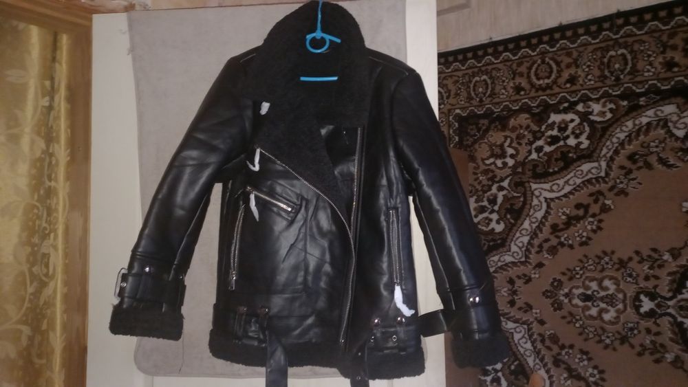 Продам жіночу нову дубленку