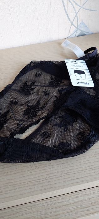 Трусики Tezenis. Новые. Кружевные. Размер L.