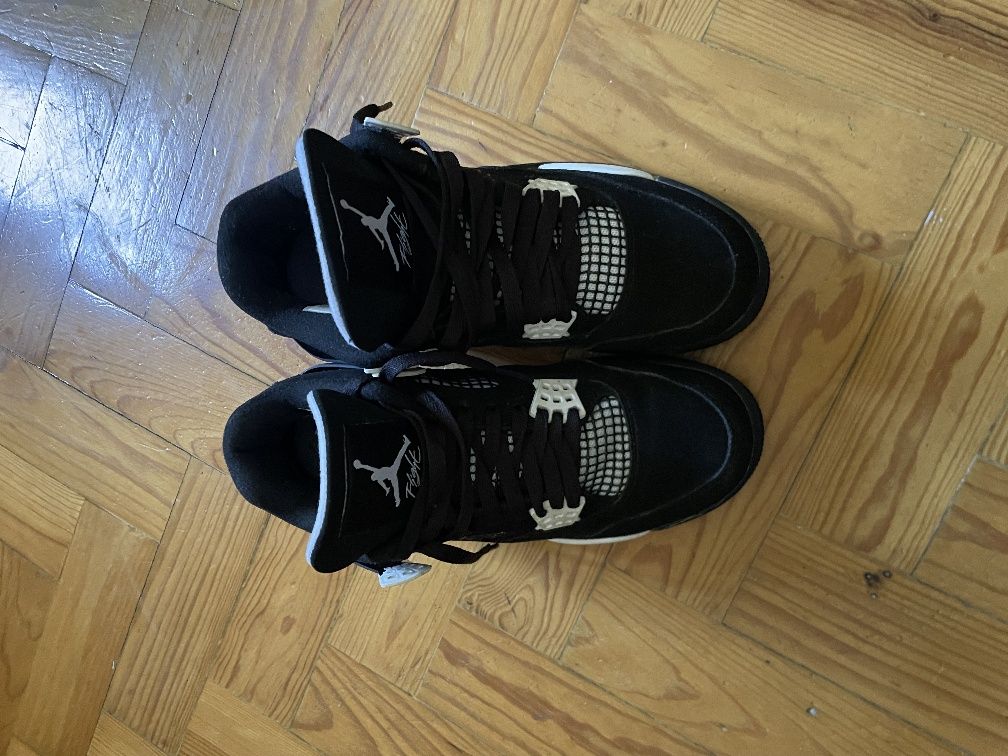 Air Jordan 4 Retro White Thunder