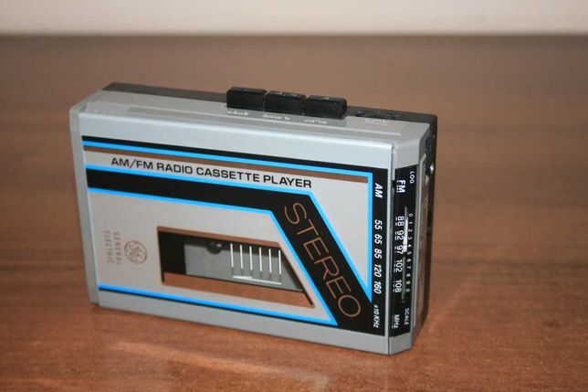 Walkman, radiomagnetofon, odtwarzacz kasetowy firmy General Electric