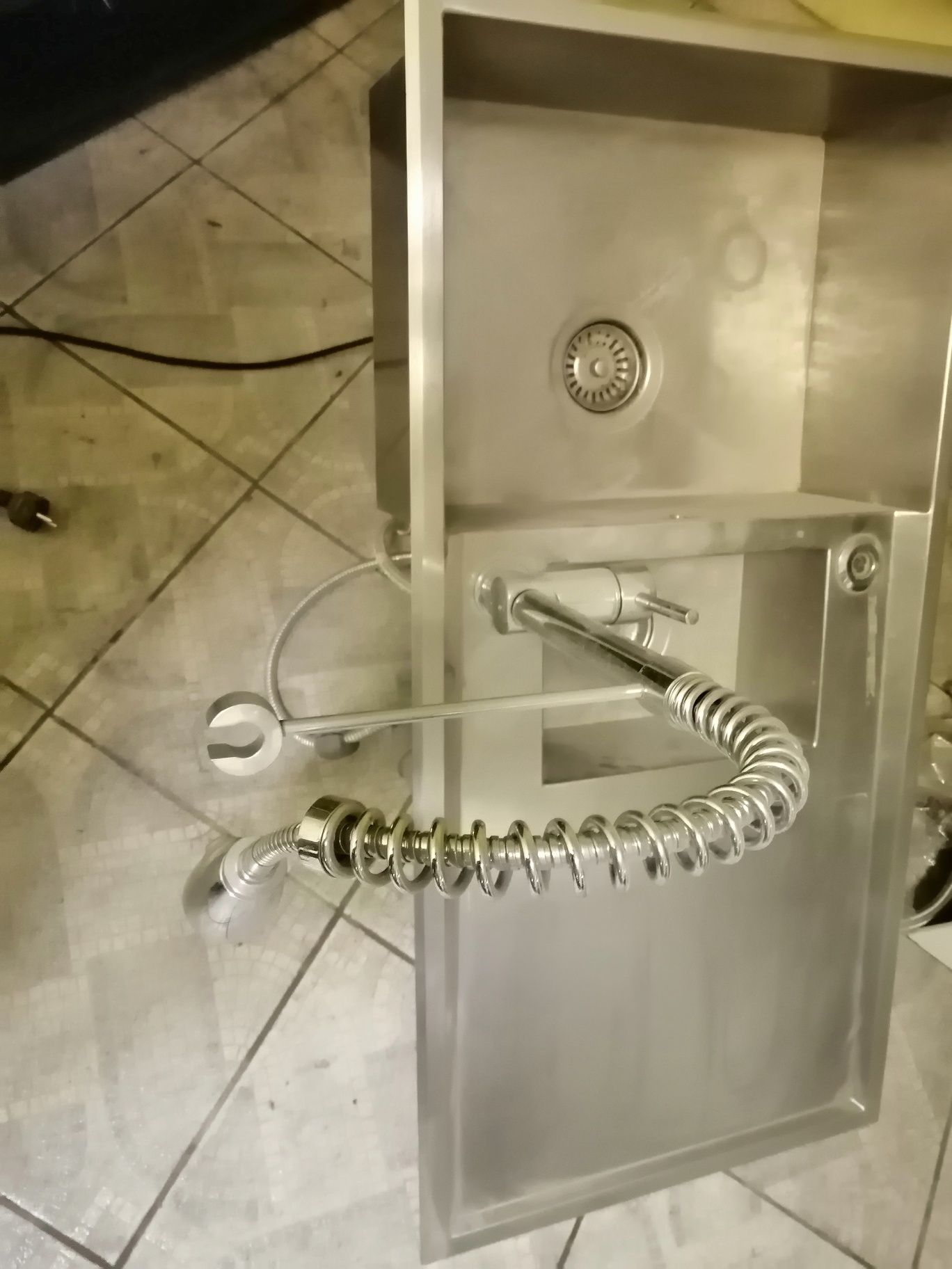 Pia lava louça inox com torneira