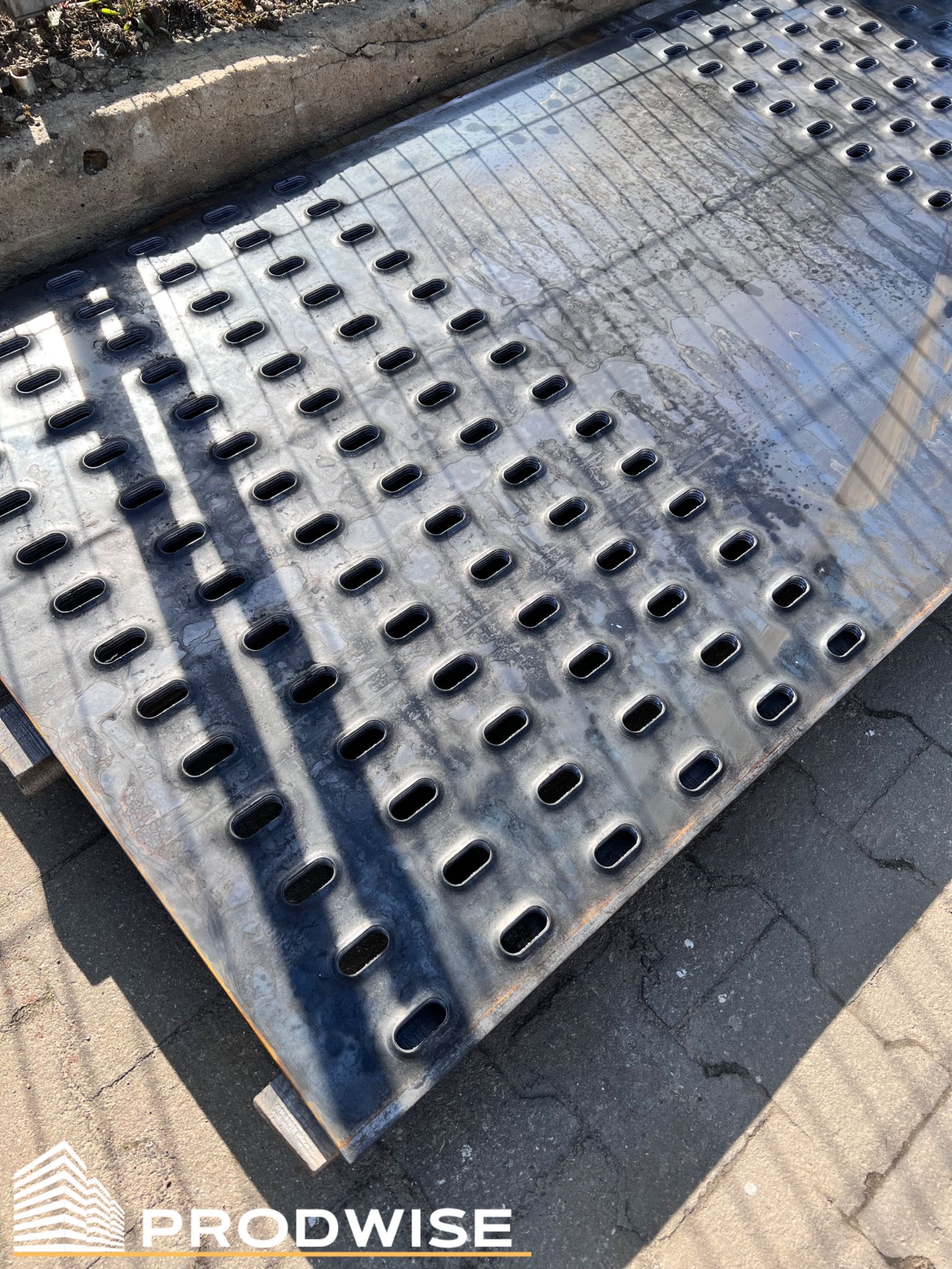 Blacha stalowa Lohr 1m x 2m (blacha perforowana / na przyczepy lawety)