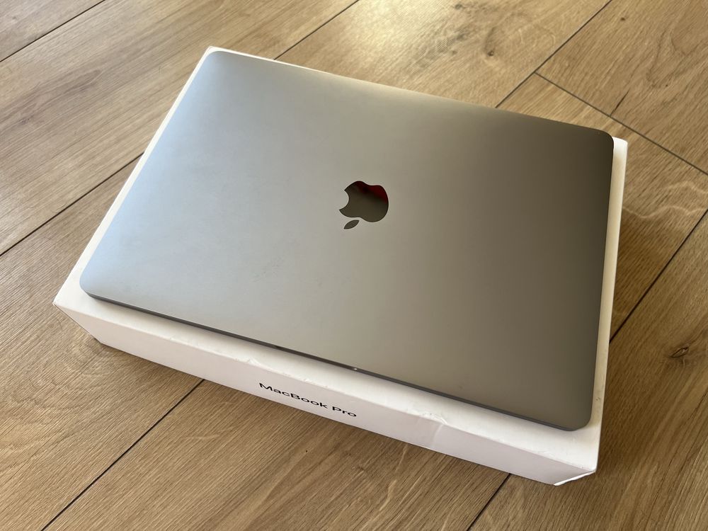 MacBook Pro 13,3” TOUCH BAR TOUCH ID 8/256 GB w PERFEKCYJNYM stanie!