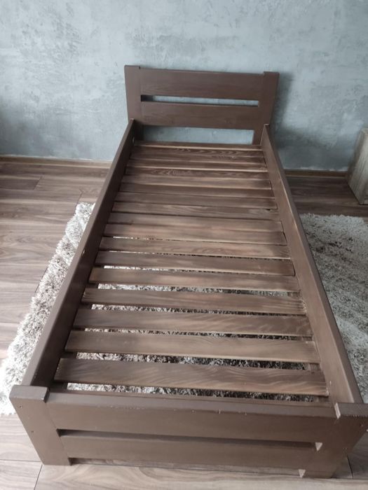 Łóżko drewniane 1 osobowe