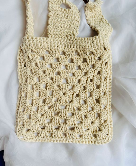 Ręcznie robiona torebka na szydełku — boho, bawełniana, unikatowa