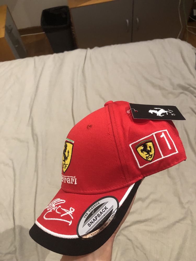 Chapéu Ferrari Michael Schumacher , ainda com etiquetas