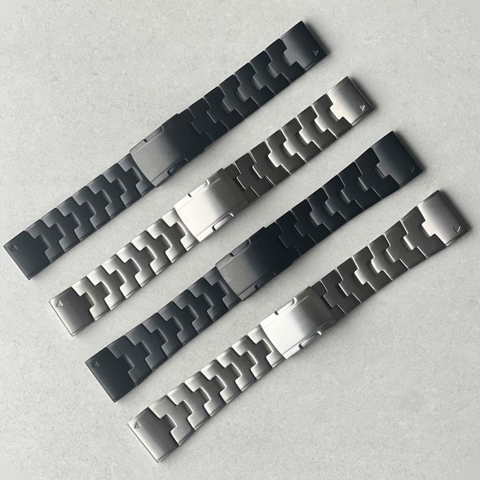 Титановий ремінець Garmin Quick Fit 22мм / 26мм — чорний або сірий