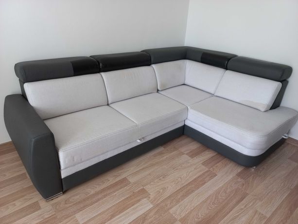 Narożnik z funkcją spania 250x180 cm w bardzo dobrym stanie