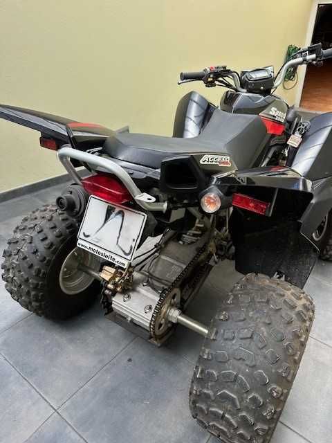 Moto 4 Access 250 para 2 passageiros
